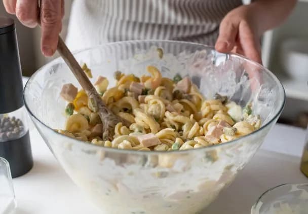 Pyszna sałatka z mix sałat: prosty przepis, który zachwyci twoich gości