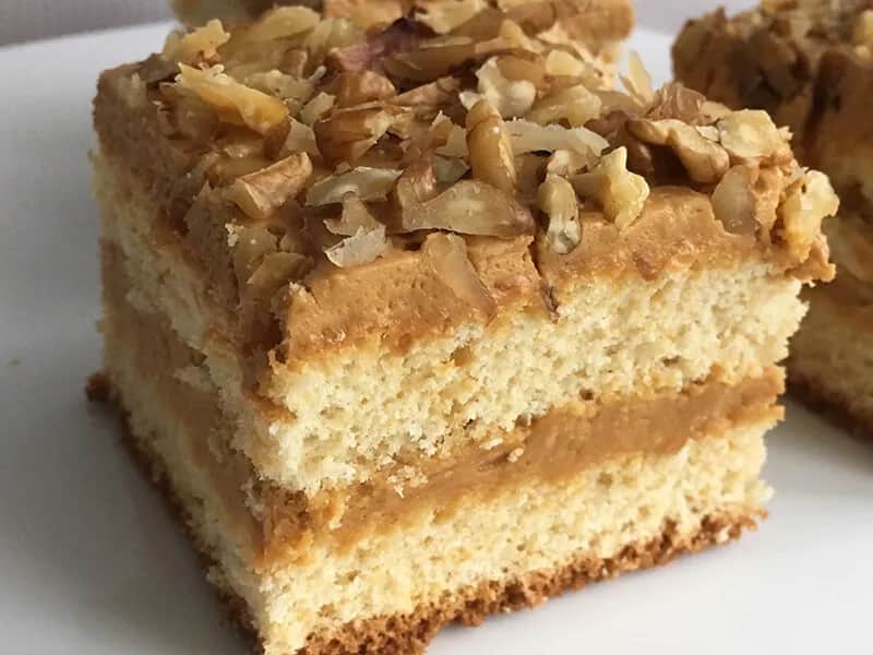 Pyszne ciasta z masą krówkową: proste przepisy na słodkie szaleństwo