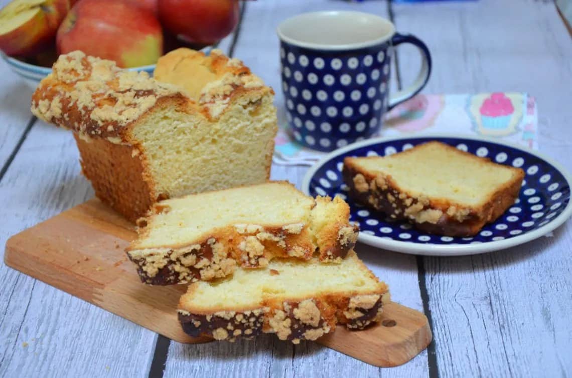 Placek drożdżowy z kruszonką jak u babci. Sekret tradycyjnego wypieku