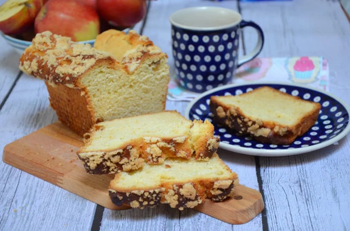 Placek drożdżowy z kruszonką jak u babci. Sekret tradycyjnego wypieku