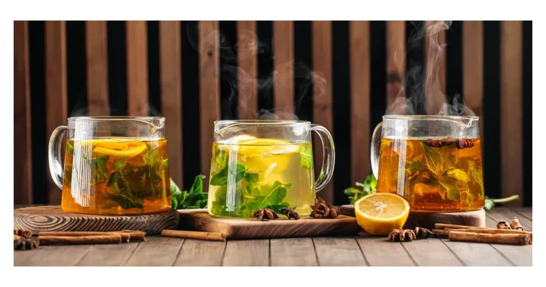 Najskuteczniejsze herbaty na przeziębienie: 7 ziół, które pomogą