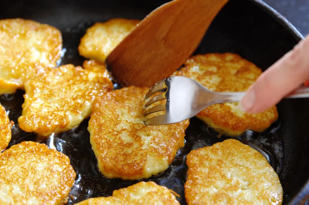 Placki ziemniaczane a waga: Czy naprawdę tuczą i niszczą dietę?