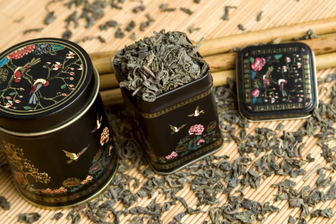 Zielona herbata: Poznaj jej wyjątkowy, zaskakujący smak i aromaty