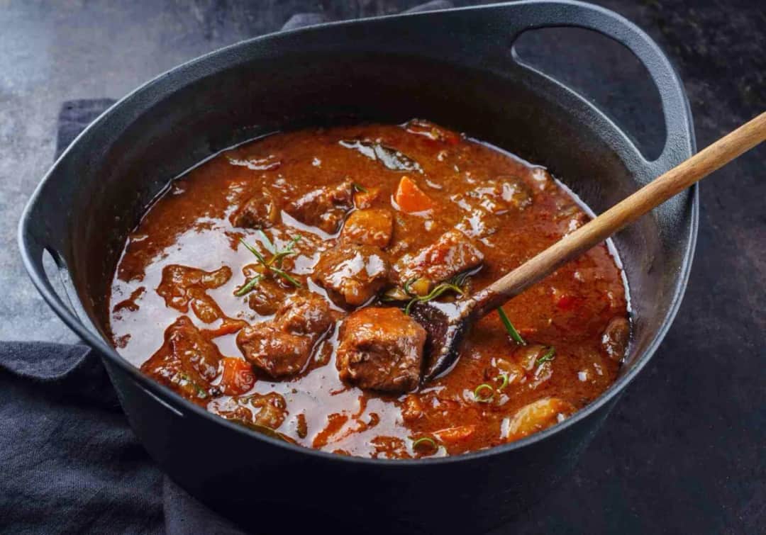 Oryginalny sos węgierski do placków, który zachwyci każdego podniebienie