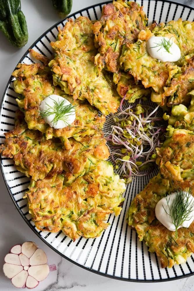 Placki z cukinii: Rewelacyjne pomysły na pyszne i zdrowe dania